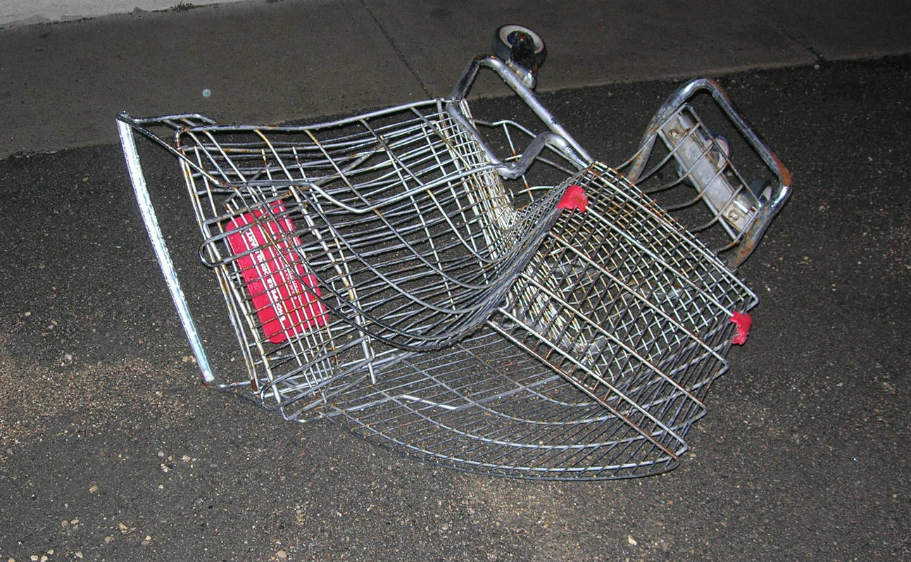 mashed shopping cart by Dano (cropped)