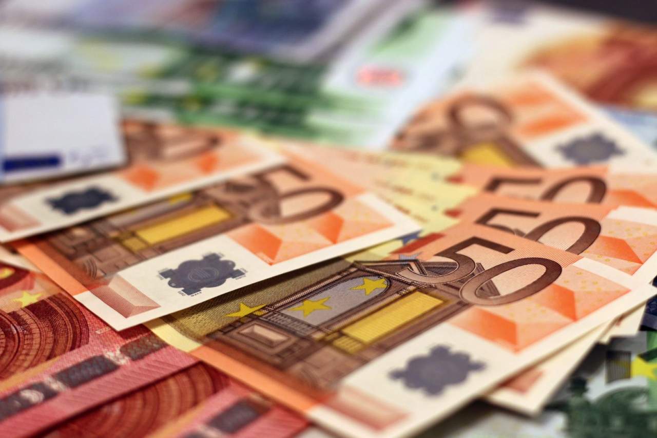 Onbekwaamheid knuffel Leer Ik wil 5000 euro lenen zonder gedoe | FiFi Finance NL