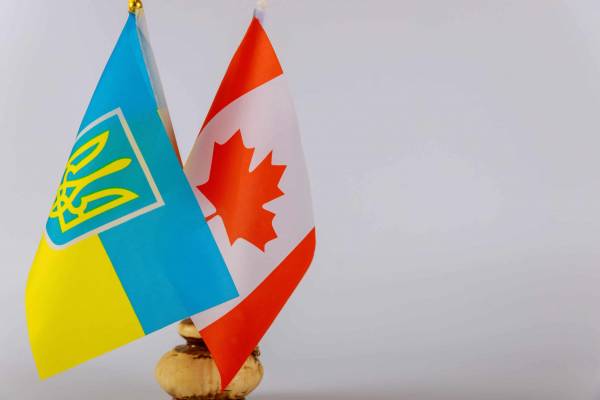 Канадсько-український дозвіл на екстрені поїздки CUAET: як відправити паспорт на вклейку візи?