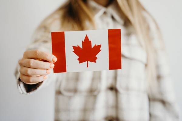 Скільки грошей потрібно для імміграції в Канаду
