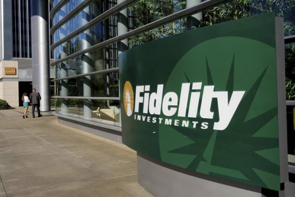Investing With Fidelity and How it Compares With Robinhood